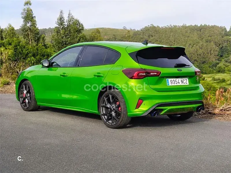 Usado Ford Focus ST 280 CV (205 kW) 2025 Verde Berlina