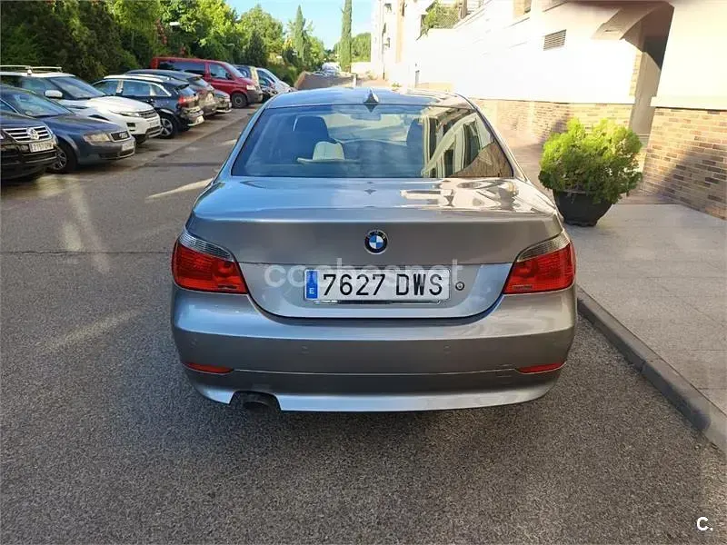 Usado BMW 520 163 CV (119 kW) 2006 Gris / plata Berlina