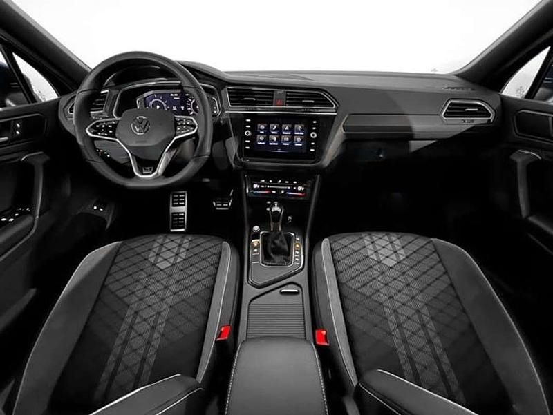 Usado VW Tiguan R-line 247 CV (181 kW) 2024 Azul SUV