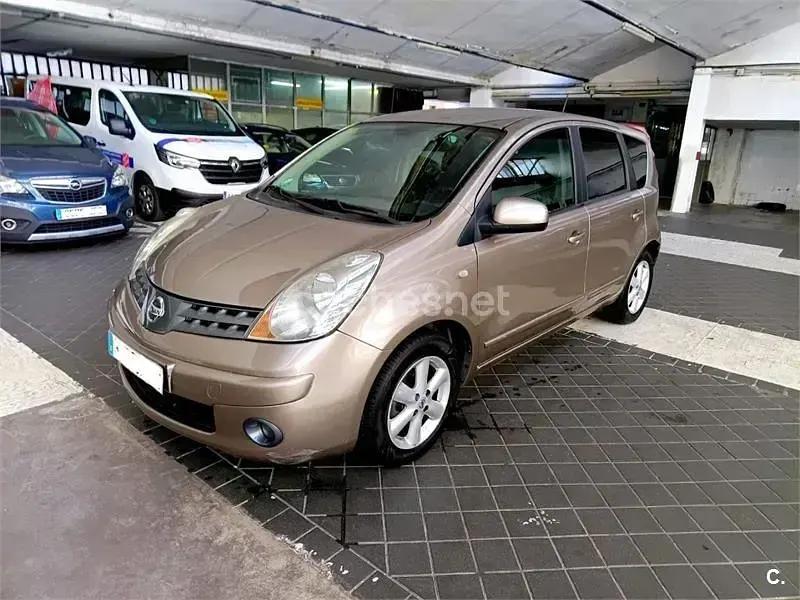 Usado Nissan Note Acenta 88 CV (64 kW) 2007 Beige Utilitario