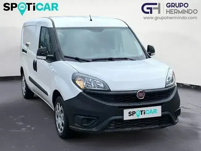 Usado Fiat Doblò 120 CV (88 kW) 2021 Blanco Monovolumen