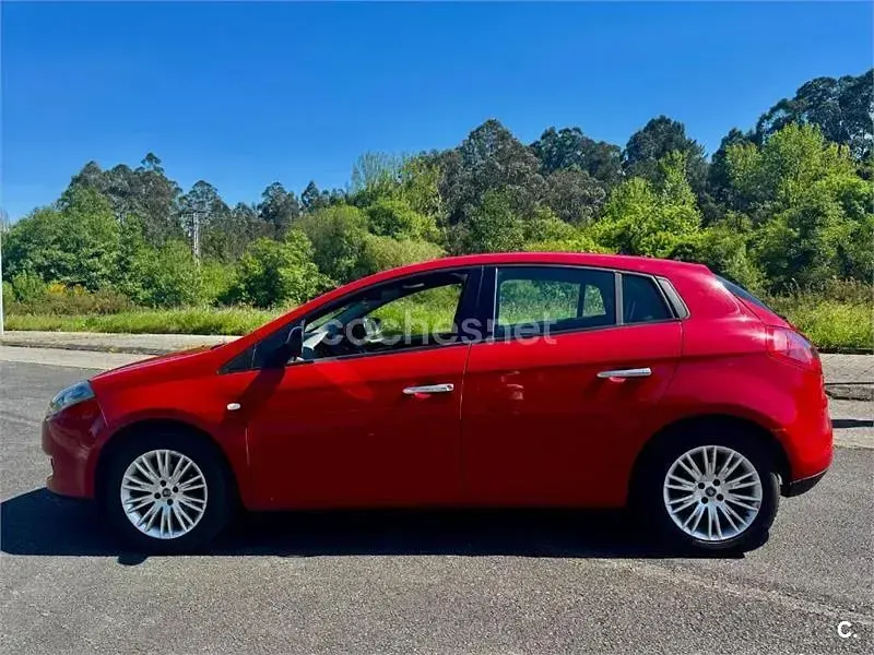 Usado Fiat Bravo Easy 90 CV (66 kW) 2013 Rojo Utilitario
