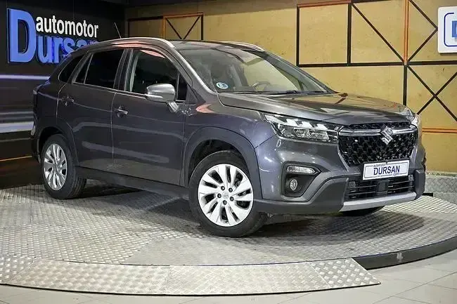 Usado Suzuki SX4 S-Cross 129 CV (94 kW) 2024 Gris / plata SUV