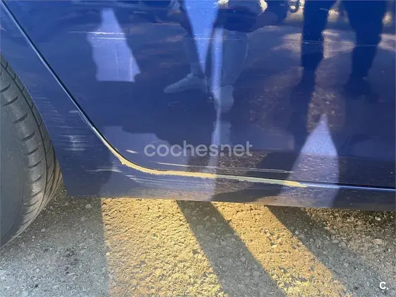 Usado Peugeot 308 Allure 120 CV (88 kW) 2017 Azul Berlina