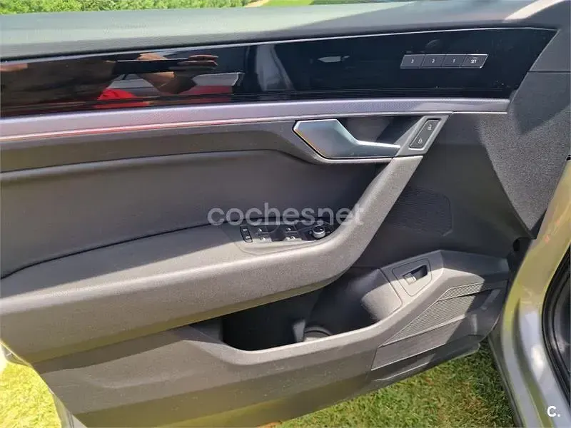 Usado VW Touareg R-line 231 CV (169 kW) 2021 Gris / plata SUV