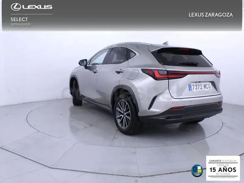 Usado Lexus NX450h+ Executive Line 306 CV (225 kW) 2022 Gris / plata SUV