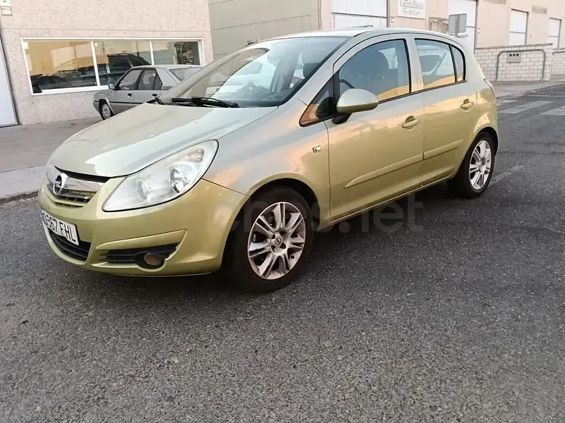 Usado Opel Corsa Essentia 80 CV (58 kW) 2007 Gris / plata Utilitario