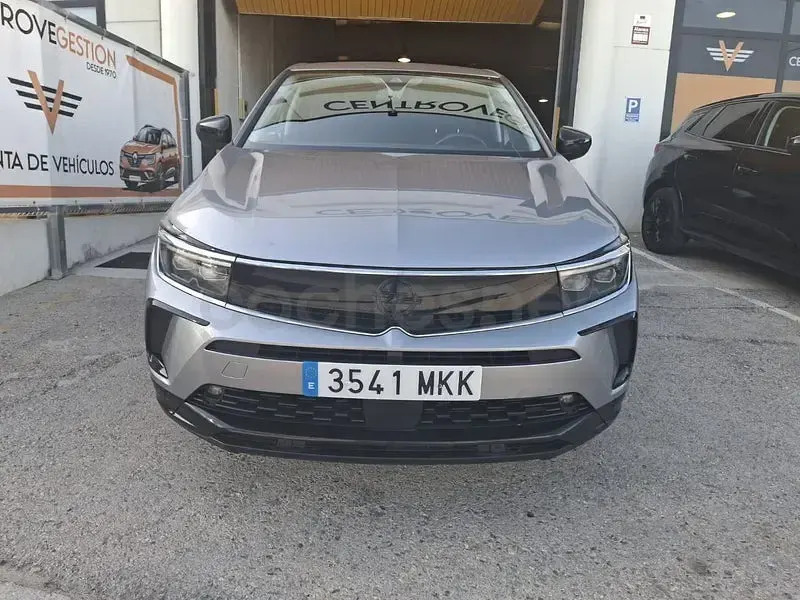 Usado Opel Grandland X 130 CV (95 kW) 2023 Gris / plata SUV