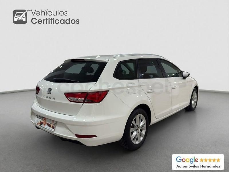 Usado Seat Leon Style 115 CV (84 kW) 2019 Blanco Familiar