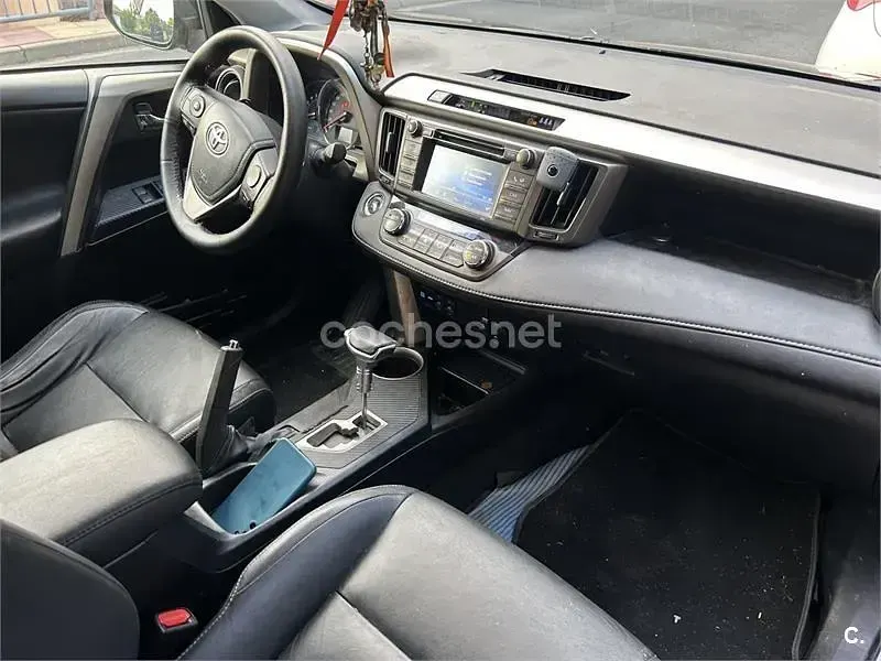 Usado Toyota RAV4 Executive 150 CV (110 kW) 2014 Gris / plata SUV