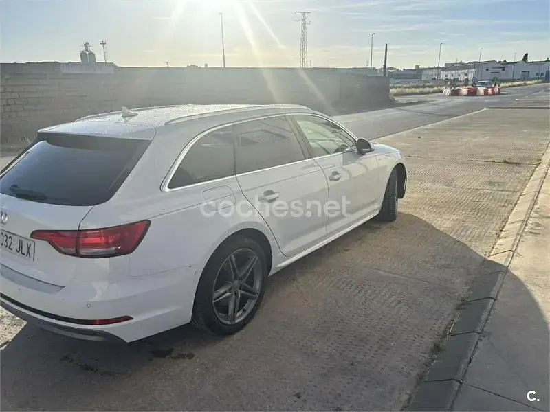 Usado Audi A4 S-Line 150 CV (110 kW) 2016 Blanco Familiar