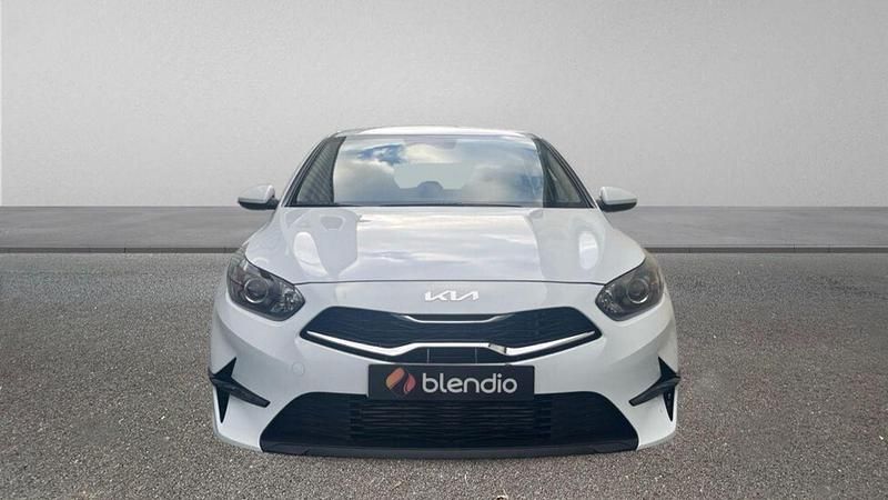 Usado Kia Ceed 100 CV (73 kW) 2024 Blanco Utilitario