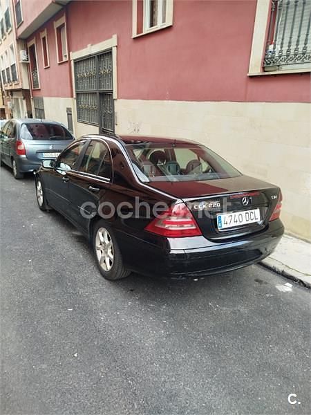 Usado Mercedes C220 Classic 143 CV (105 kW) 2004 Negro Berlina