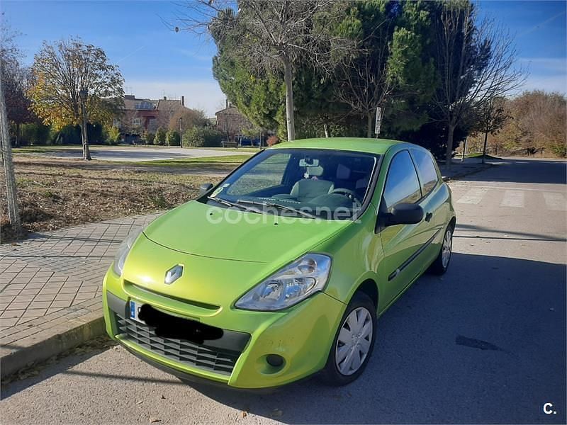 Verde Usado 2009 Renault Clio II Authentique Berlina | 3200 € (Precio justo) - Imagen 1/4