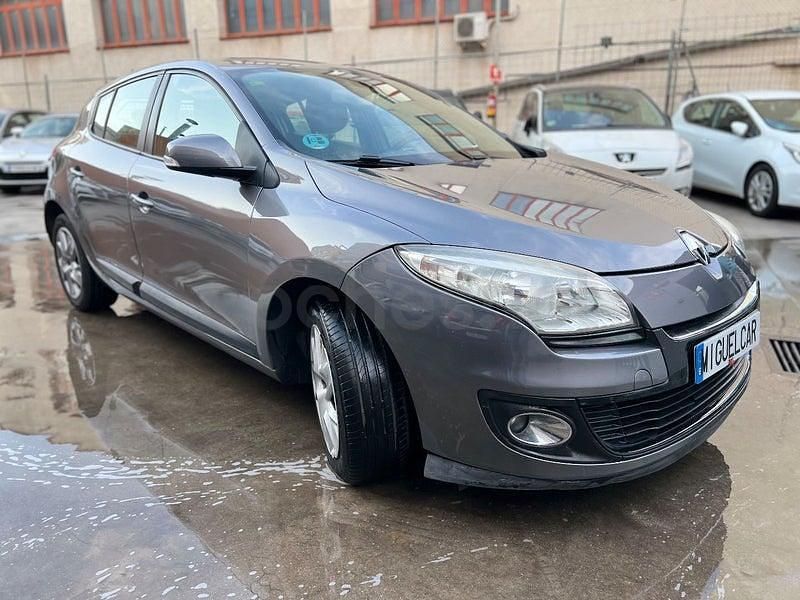 Usado Renault Mégane Expression 115 CV (84 kW) 2012 Gris / plata Berlina