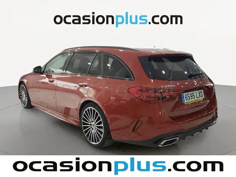 Usado Mercedes C220 200 CV (147 kW) 2022 Rojo Familiar