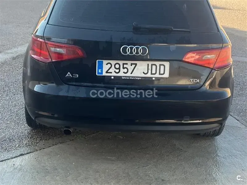 Usado Audi A3 110 CV (80 kW) 2015 Negro Berlina