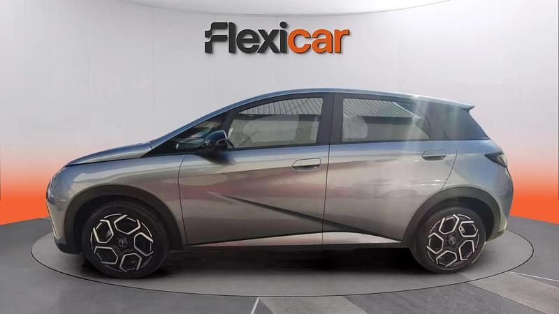 Usado BYD Dolphin Design 150 kW (204 CV) 2025 Gris Utilitario