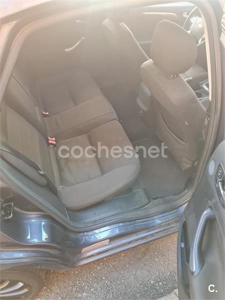 Usado Ford Mondeo Ghia 140 CV (102 kW) 2009 Gris / plata Berlina