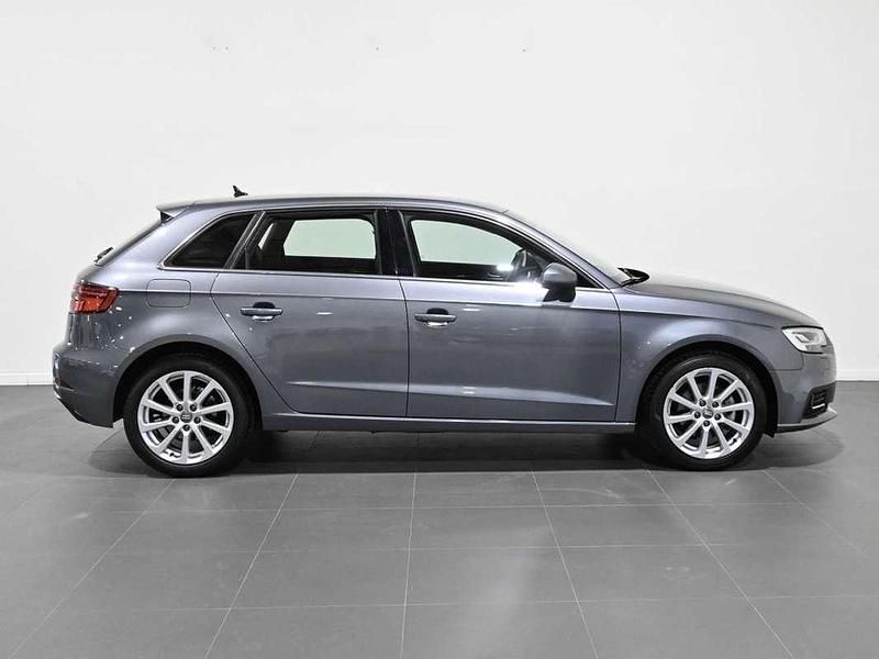 Usado Audi A3 Sportback Design 116 CV (85 kW) 2019 Gris Utilitario