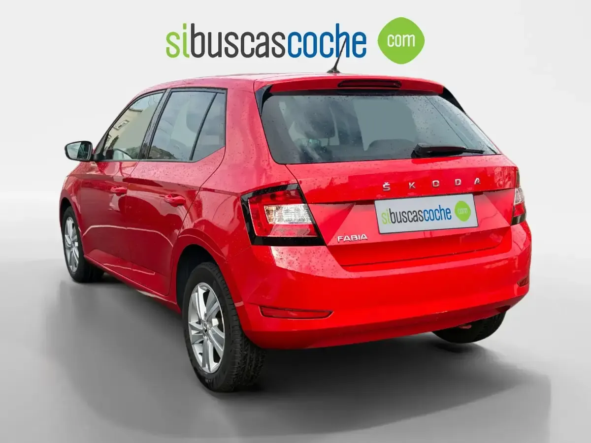 Usado Skoda Fabia Ambition 95 CV (69 kW) 2021 Rojo Utilitario