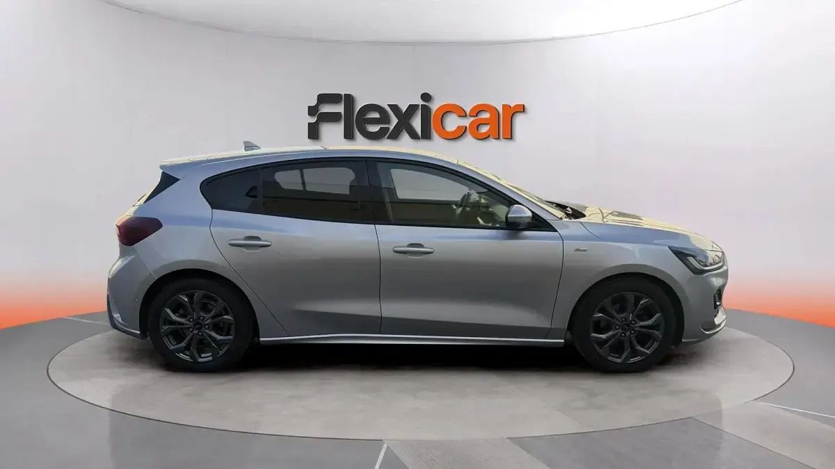 Usado Ford Focus ST-Line 125 CV (91 kW) 2023 Gris Berlina