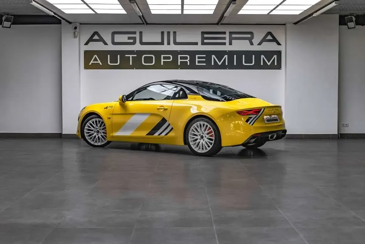 Usado Alpine A110 300 CV (220 kW) 2023 Amarillo Coupe