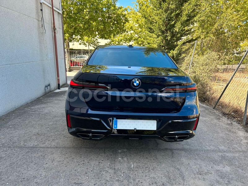 Usado BMW M760e Comfort Edition 571 CV (419 kW) 2023 Azul Berlina
