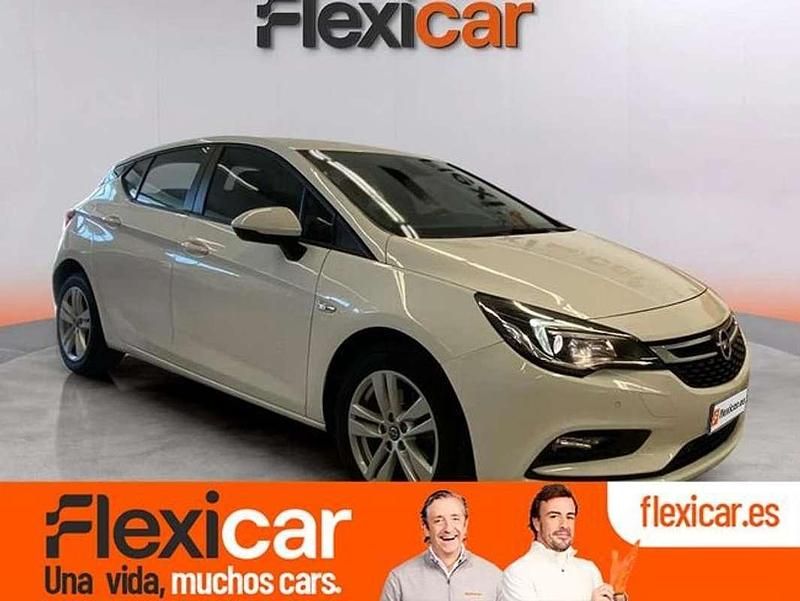 Blanco Usado 2019 Opel Astra Selective Utilitario | 11.390 € (Precio justo) - Imagen 1/4