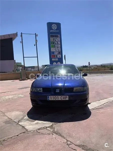 Usado Seat Leon Sport 110 CV (80 kW) 2004 Azul Utilitario