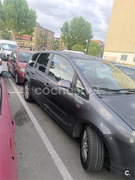 Usado Ford C-MAX Trend 136 CV (100 kW) 2005 Gris / plata Monovolumen