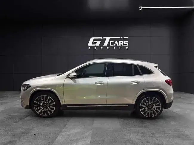 Usado Mercedes GLA220 AMG 190 CV (139 kW) 2023 Gris / plata SUV