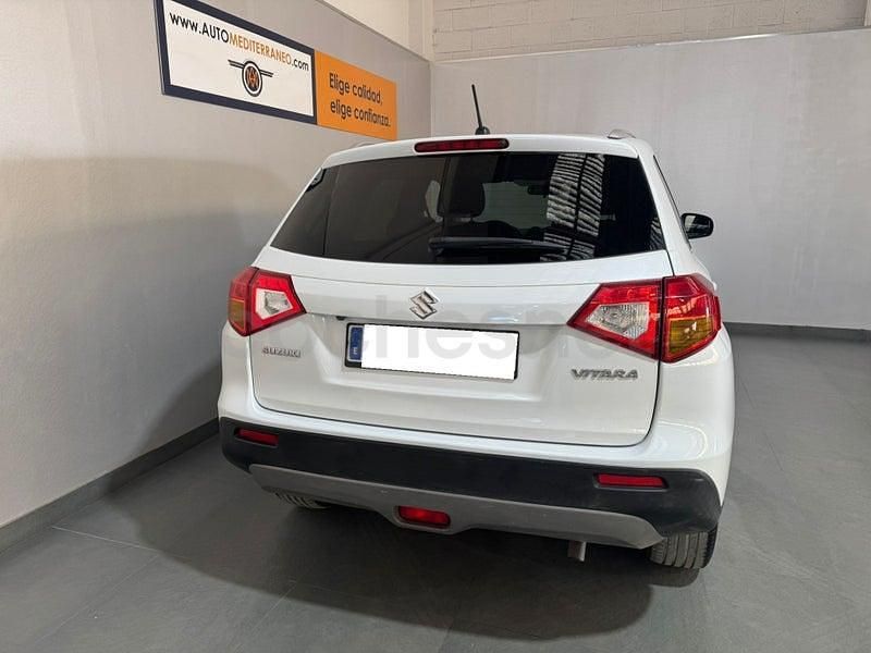 Usado Suzuki Vitara GLX 120 CV (88 kW) 2018 Blanco SUV