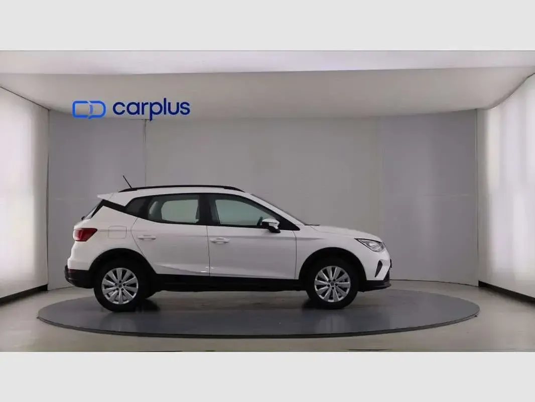 Usado Seat Arona Style 110 CV (80 kW) 2023 Blanco SUV