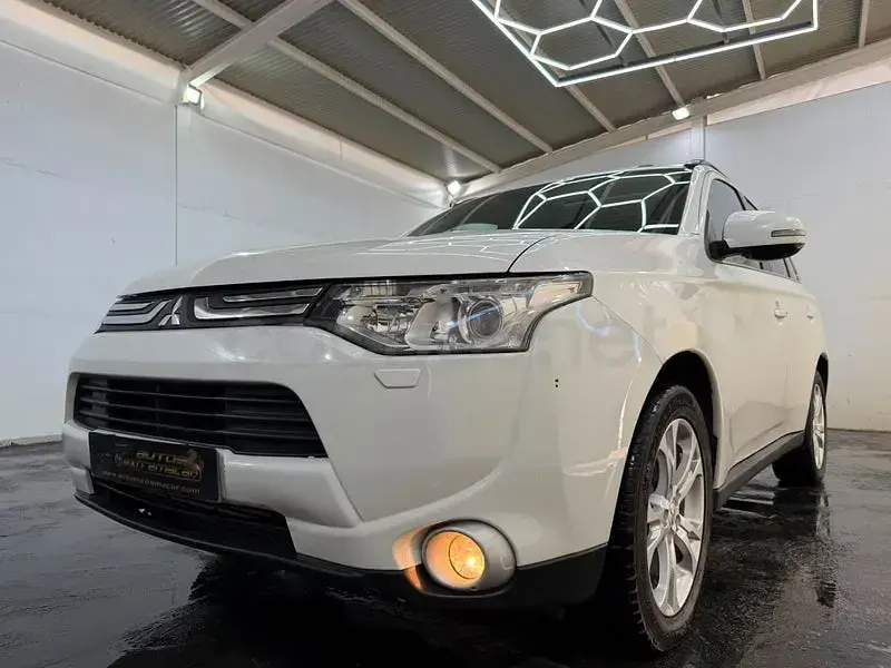 Usado Mitsubishi Outlander 150 CV (110 kW) 2014 Blanco SUV