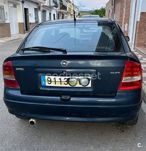 Usado Opel Astra Elegance 100 CV (73 kW) 2002 Azul Berlina