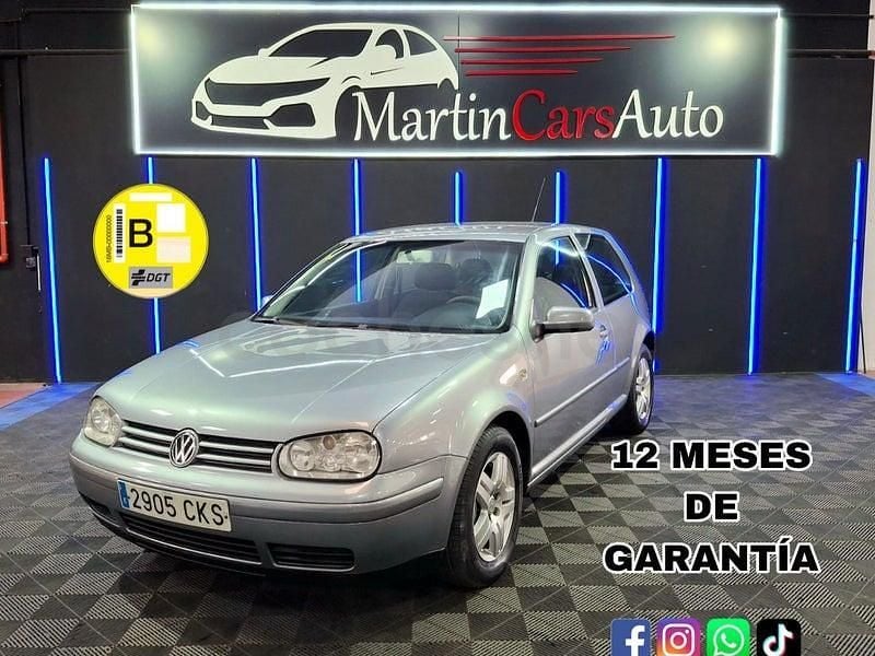 Usado VW Golf IV Highline 105 CV (77 kW) 2003 Gris / plata Berlina