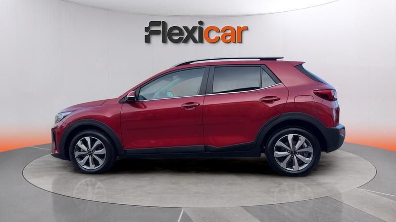 Usado Kia Stonic 120 CV (88 kW) 2022 Rojo SUV