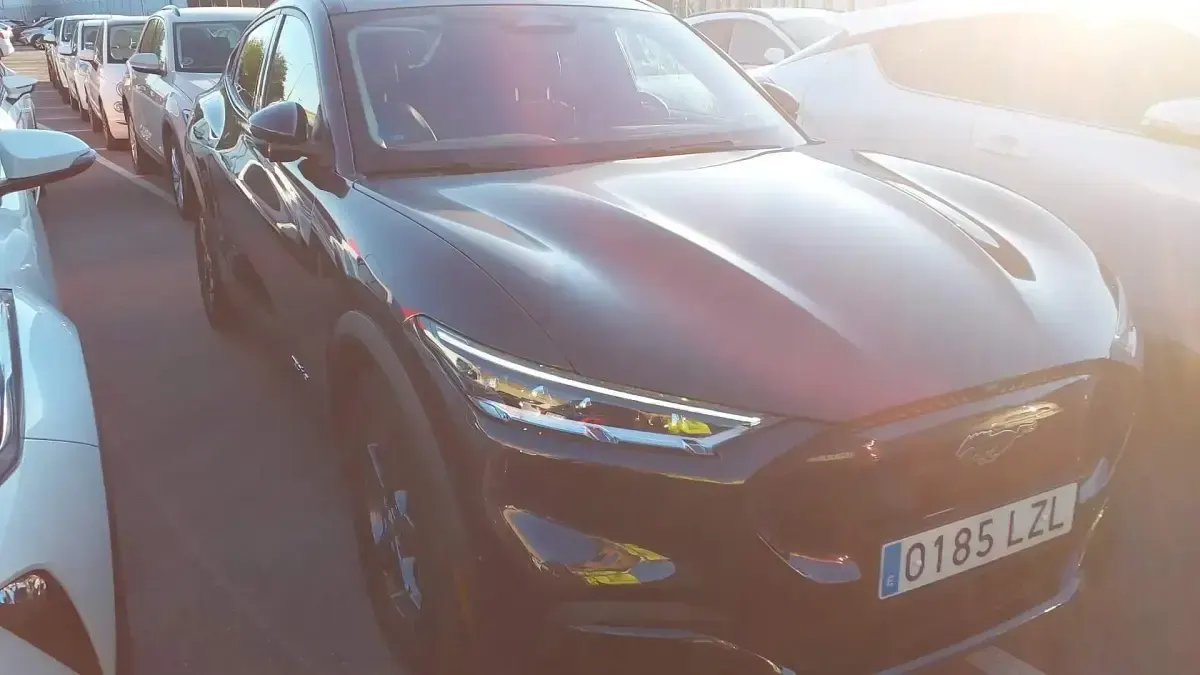Usado Ford Mustang Mach-E 197 kW (269 CV) 2022 Gris SUV