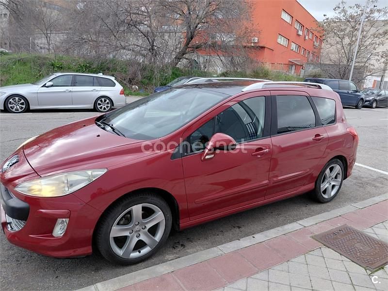 Usado Peugeot 308 SW Premium 110 CV (80 kW) 2008 Rojo Familiar