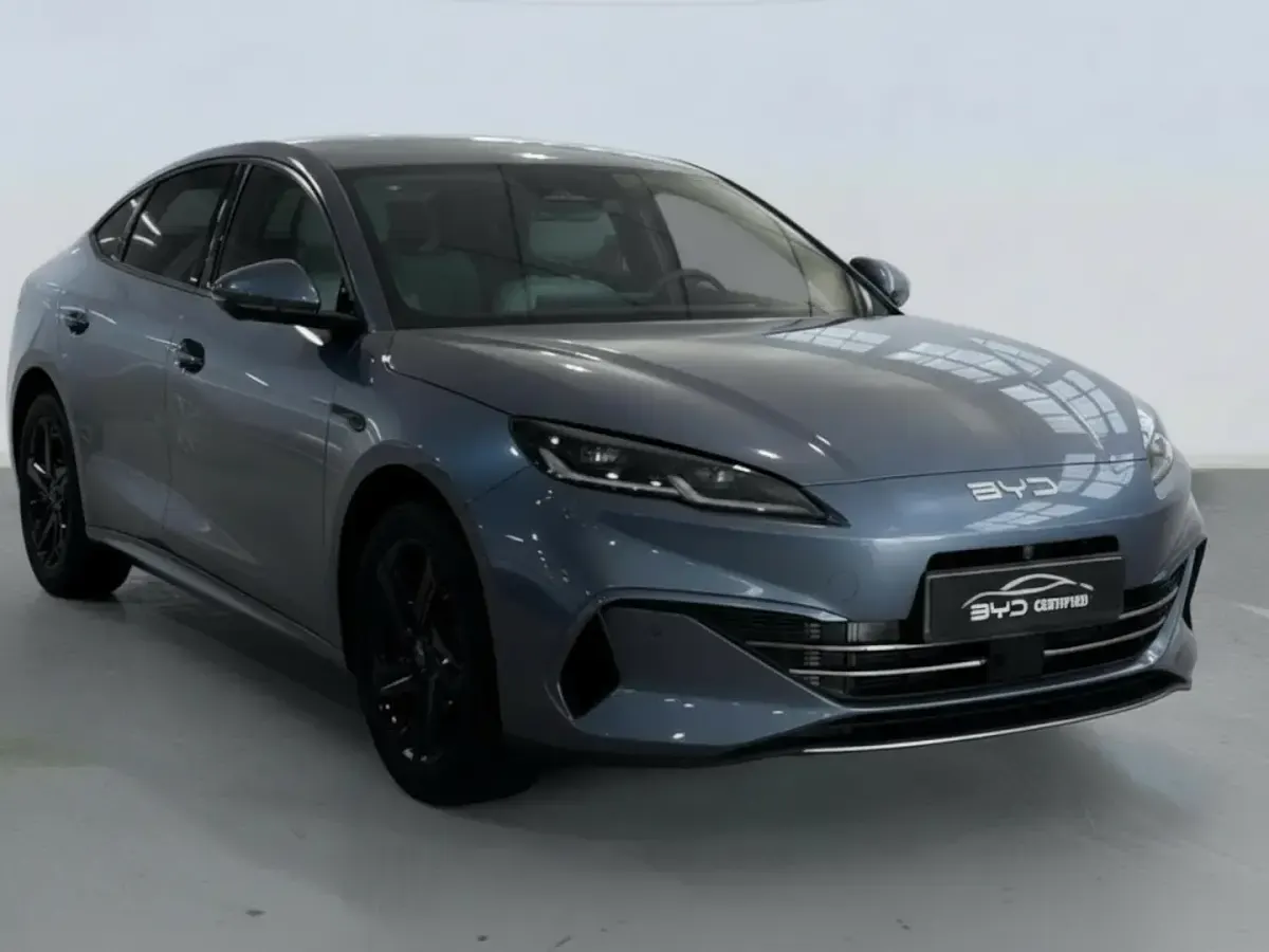 Nuevo BYD Seal Boost 184 CV (135 kW) 2026 Azul Familiar
