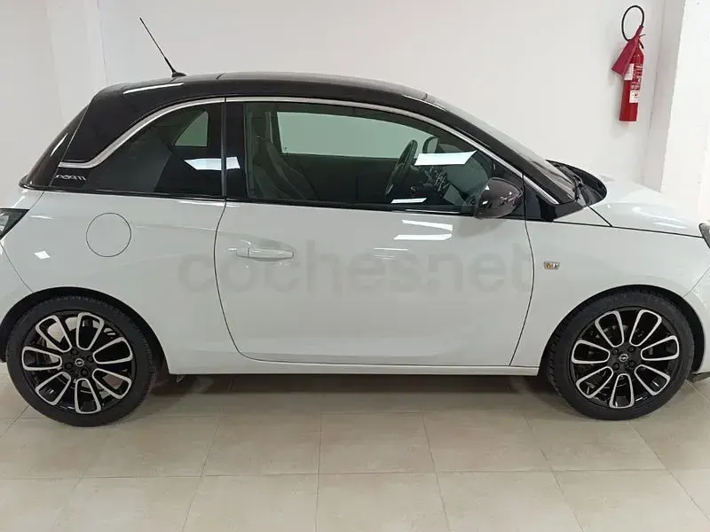 Usado Opel Adam Glam 100 CV (73 kW) 2018 Blanco Utilitario