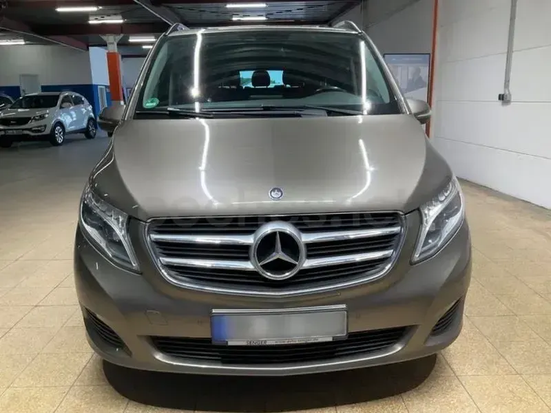 Usado Mercedes V250 Avantgarde 190 CV (139 kW) 2015 Marrón Monovolumen