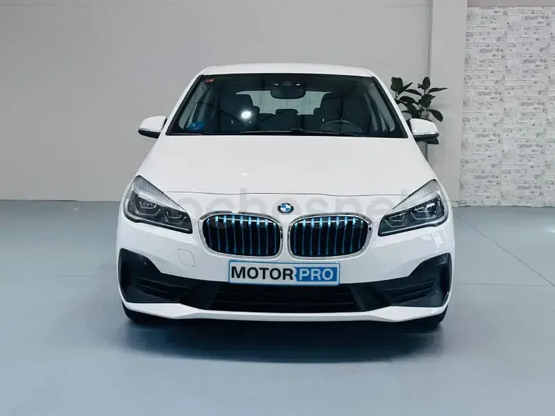 Usado BMW 225 Active Tourer iPerformance 224 CV (164 kW) 2019 Blanco Monovolumen