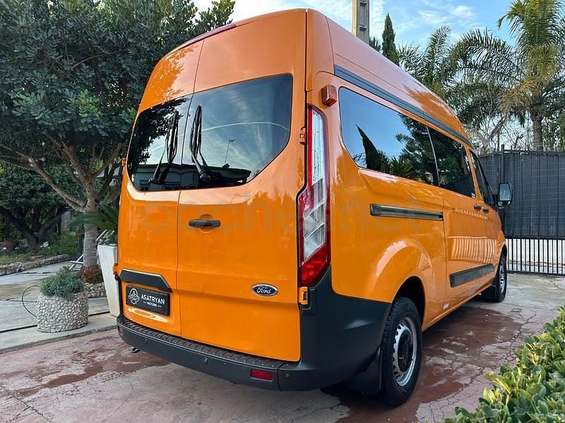 Usado Ford Tourneo Titanium 125 CV (91 kW) 2015 Naranja Monovolumen