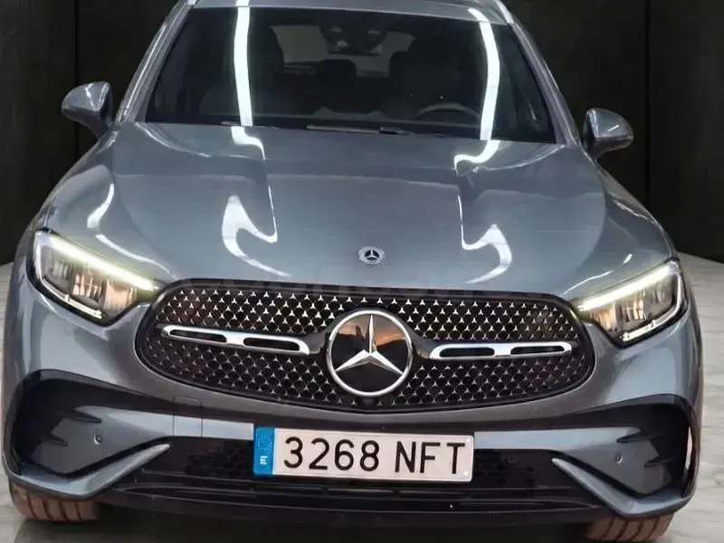 Usado Mercedes GLC220 197 CV (144 kW) 2025 Gris / plata SUV