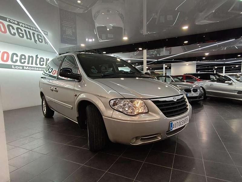 Usado Chrysler Voyager 150 CV (110 kW) 2006 Beige Monovolumen