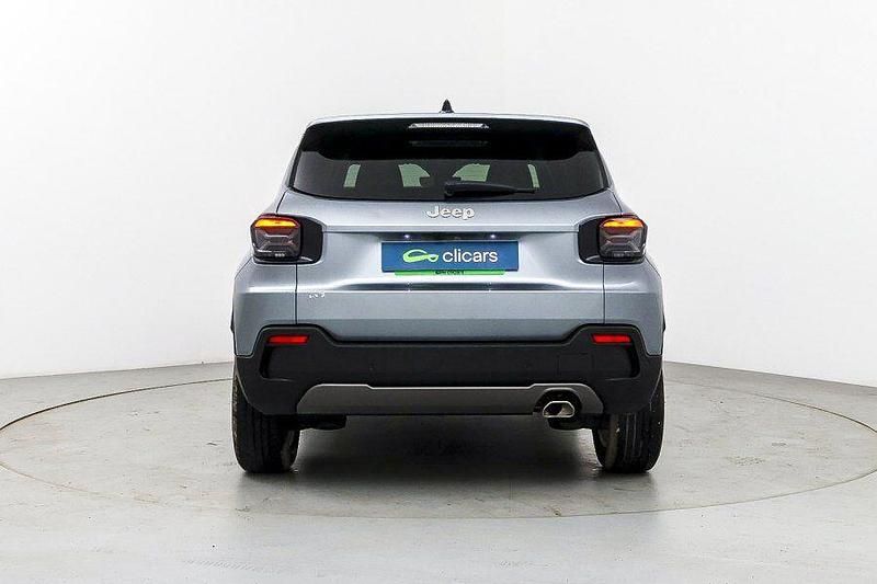 Usado Jeep Avenger 100 CV (73 kW) 2023 Gris / plata SUV