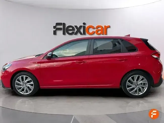 Usado Hyundai i30 N Line 120 CV (88 kW) 2019 Rojo Berlina