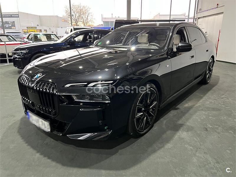 Usado BMW 740 340 CV (250 kW) 2023 Negro Berlina